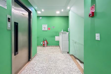 Apartamento à venda com 78m², 2 quartos e sem vagaHall de Entrada