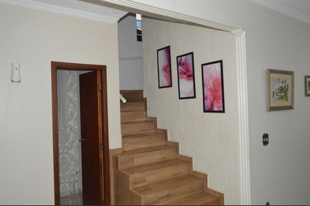 Casa de condomínio para alugar com 210m², 3 quartos e 2 vagasSala