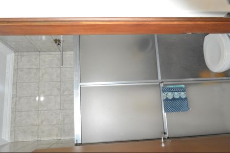 Casa de condomínio para alugar com 210m², 3 quartos e 2 vagasBanheiro de serviço