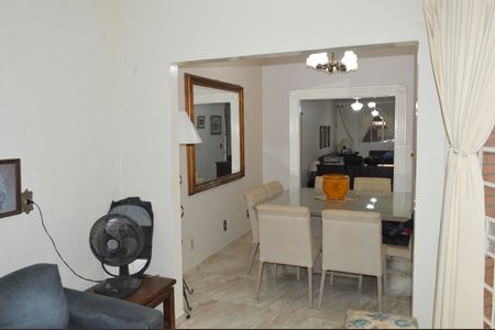 Casa de condomínio para alugar com 210m², 3 quartos e 2 vagasSala de Jantar