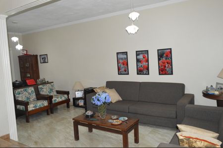 Casa de condomínio para alugar com 210m², 3 quartos e 2 vagasSala