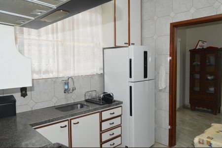 Casa de condomínio para alugar com 210m², 3 quartos e 2 vagasCozinha