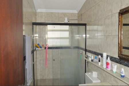 Casa de condomínio para alugar com 210m², 3 quartos e 2 vagasBanheiro da Suíte