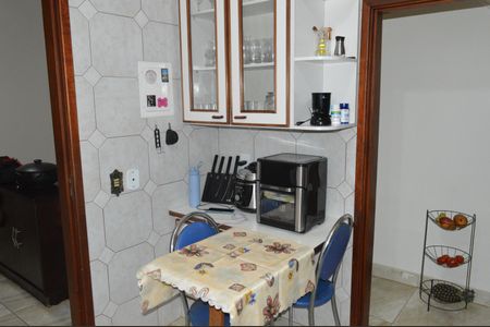 Casa de condomínio para alugar com 210m², 3 quartos e 2 vagasCozinha