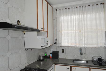 Casa de condomínio para alugar com 210m², 3 quartos e 2 vagasCozinha