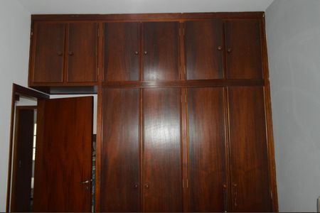 Casa de condomínio para alugar com 210m², 3 quartos e 2 vagasSuíte