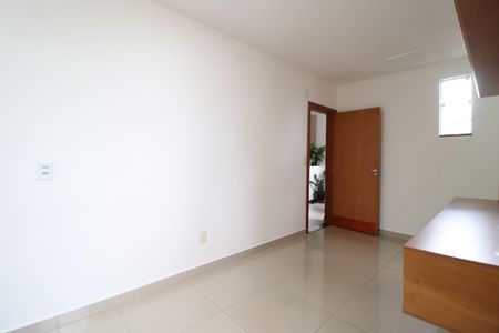 Sala de apartamento para alugar com 2 quartos, 50m² em Novo Mundo, Uberlândia