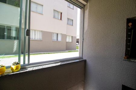 Sacada de apartamento para alugar com 3 quartos, 60m² em Capão Raso, Curitiba