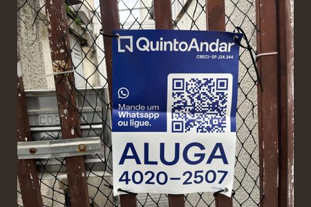 Casa para alugar com 35m², 1 quarto e sem vagaFachada com Plaquinha