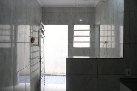Cozinha e Área de Serviço de casa para alugar com 1 quarto, 35m² em Vila Ipojuca, São Paulo