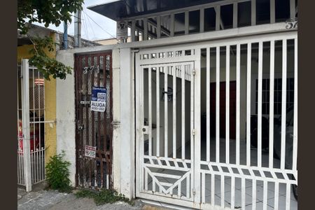 Casa para alugar com 35m², 1 quarto e sem vagaFachada com Plaquinha