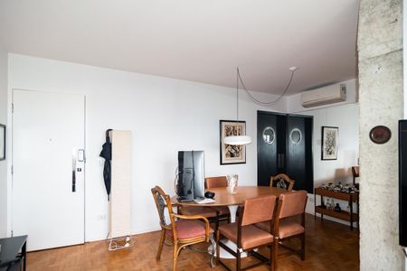 Apartamento à venda com 69m², 2 quartos e 1 vaga Apartamento à venda com 69m², 2 quartos e 1 vagaSala