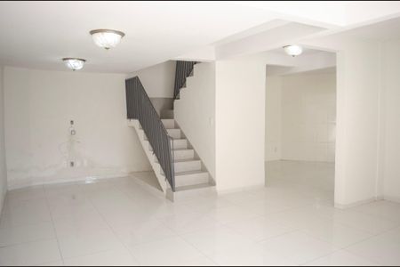 Casa para alugar com 3 quartos, 168m² em Setor Leste Universitário, Goiânia