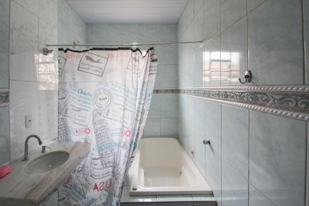 Casa para alugar com 110m², 3 quartos e 1 vagaBanheiro