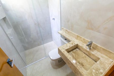 Casa à venda com 120m², 3 quartos e 2 vagasBanheiro 2