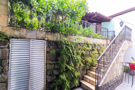 Casa de condomínio para alugar com 250m², 4 quartos e 4 vagas Casa de condomínio para alugar com 250m², 4 quartos e 4 vagasÁrea de Serviço