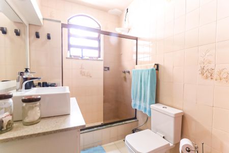 Casa de condomínio para alugar com 250m², 4 quartos e 4 vagas Casa de condomínio para alugar com 250m², 4 quartos e 4 vagasBanheiro Social