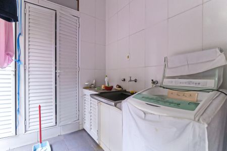 Casa de condomínio para alugar com 250m², 4 quartos e 4 vagas Casa de condomínio para alugar com 250m², 4 quartos e 4 vagasÁrea de Serviço