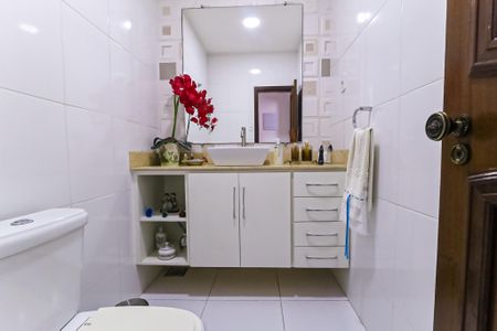 Casa de condomínio para alugar com 250m², 4 quartos e 4 vagas Casa de condomínio para alugar com 250m², 4 quartos e 4 vagasLavabo