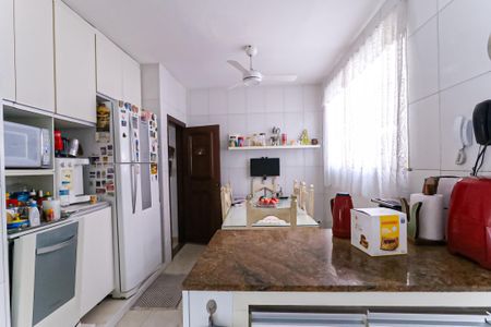 Casa de condomínio para alugar com 250m², 4 quartos e 4 vagas Casa de condomínio para alugar com 250m², 4 quartos e 4 vagasCozinha