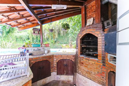 Casa de condomínio para alugar com 250m², 4 quartos e 4 vagas Casa de condomínio para alugar com 250m², 4 quartos e 4 vagasChurrasqueira