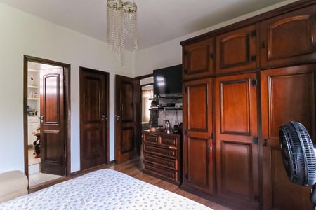 Casa de condomínio para alugar com 250m², 4 quartos e 4 vagas Casa de condomínio para alugar com 250m², 4 quartos e 4 vagasQuarto 2 - Suíte