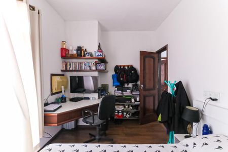 Casa de condomínio para alugar com 250m², 4 quartos e 4 vagas