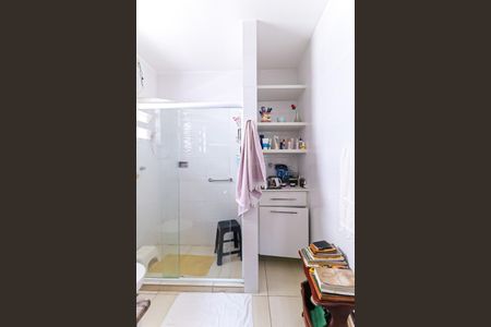 Casa de condomínio para alugar com 250m², 4 quartos e 4 vagas Casa de condomínio para alugar com 250m², 4 quartos e 4 vagasBanheiro da Suíte 2