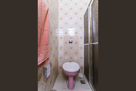 Casa de condomínio para alugar com 250m², 4 quartos e 4 vagas Casa de condomínio para alugar com 250m², 4 quartos e 4 vagasBanheiro da Suíte