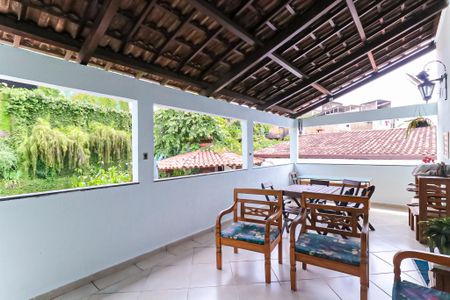 Casa de condomínio para alugar com 250m², 4 quartos e 4 vagas Casa de condomínio para alugar com 250m², 4 quartos e 4 vagasVaranda gourmet