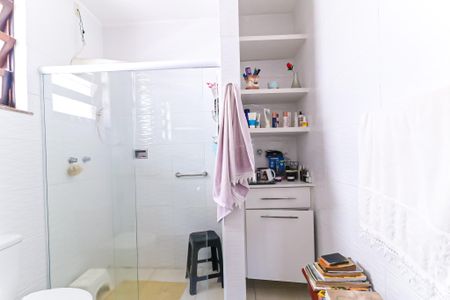 Casa de condomínio para alugar com 250m², 4 quartos e 4 vagas Casa de condomínio para alugar com 250m², 4 quartos e 4 vagasBanheiro da Suíte 2