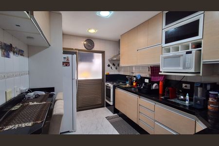 Apartamento à venda com 98m², 2 quartos e 2 vagasCozinha 