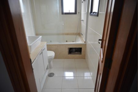 Apartamento à venda com 106m², 3 quartos e 2 vagasBanheiro da Suíte