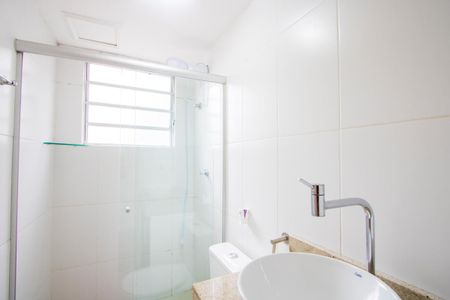 Apartamento para alugar com 47m², 2 quartos e 1 vaga Apartamento para alugar com 47m², 2 quartos e 1 vagaBanheiro