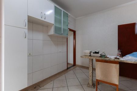 Casa para alugar com 280m², 2 quartos e 2 vagasCozinha