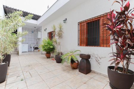 Casa para alugar com 280m², 2 quartos e 2 vagasQuintal