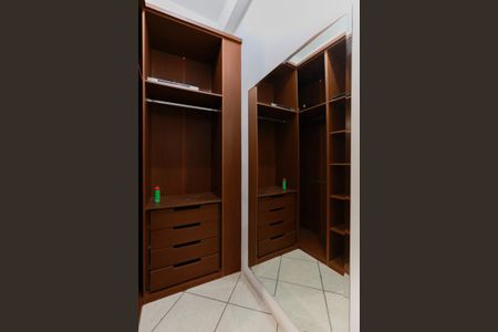 Casa para alugar com 280m², 2 quartos e 2 vagasCloset da suíte