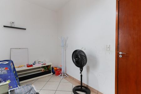 Casa para alugar com 280m², 2 quartos e 2 vagasQuarto