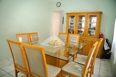 Casa à venda com 197m², 3 quartos e 3 vagasCopa/Cozinha 