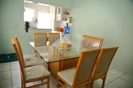 Casa à venda com 197m², 3 quartos e 3 vagasCopa/Cozinha 