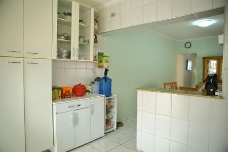 Casa à venda com 197m², 3 quartos e 3 vagasCozinha 