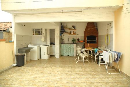 Casa à venda com 197m², 3 quartos e 3 vagasÁrea de Serviço/Churrasqueira 