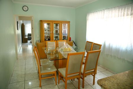 Casa à venda com 197m², 3 quartos e 3 vagasCopa/Cozinha 