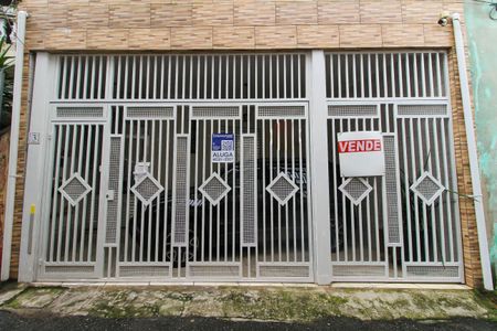 Casa para alugar com 78m², 2 quartos e 1 vaga Casa para alugar com 78m², 2 quartos e 1 vagaFachada