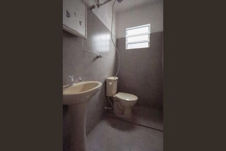 Casa para alugar com 55m², 1 quarto e sem vaga Casa para alugar com 55m², 1 quarto e sem vagaBanheiro