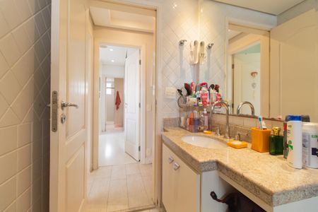 Apartamento à venda com 135m², 3 quartos e 2 vagas Apartamento à venda com 135m², 3 quartos e 2 vagasBanheiro