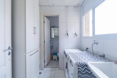 Apartamento à venda com 135m², 3 quartos e 2 vagas Apartamento à venda com 135m², 3 quartos e 2 vagasÁrea de Serviço