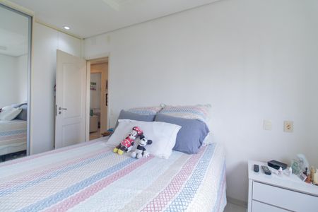 Apartamento à venda com 135m², 3 quartos e 2 vagas Apartamento à venda com 135m², 3 quartos e 2 vagasSuíte