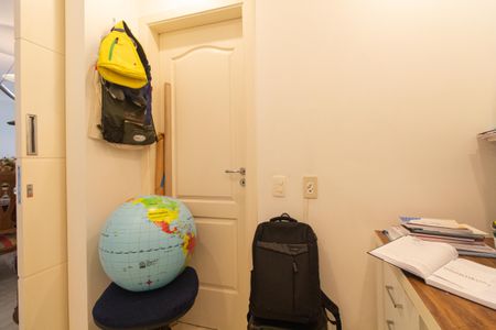 Apartamento à venda com 135m², 3 quartos e 2 vagas Apartamento à venda com 135m², 3 quartos e 2 vagasEscritório