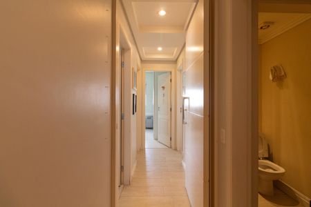 Apartamento à venda com 135m², 3 quartos e 2 vagas Apartamento à venda com 135m², 3 quartos e 2 vagasCorredor